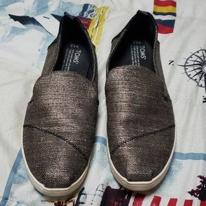 Toms